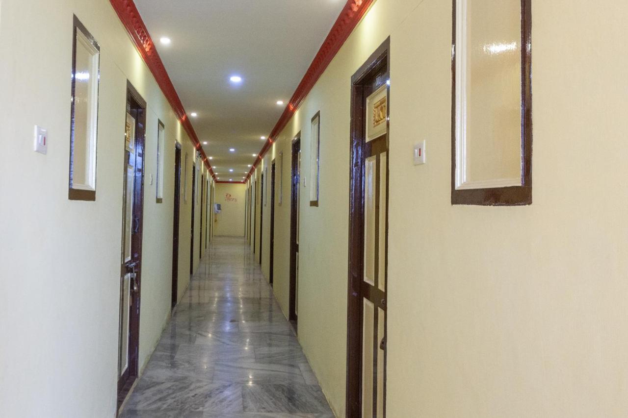 Oyo Flagship 24898 Senthur Murugan Residency Tambaram Ngoại thất bức ảnh