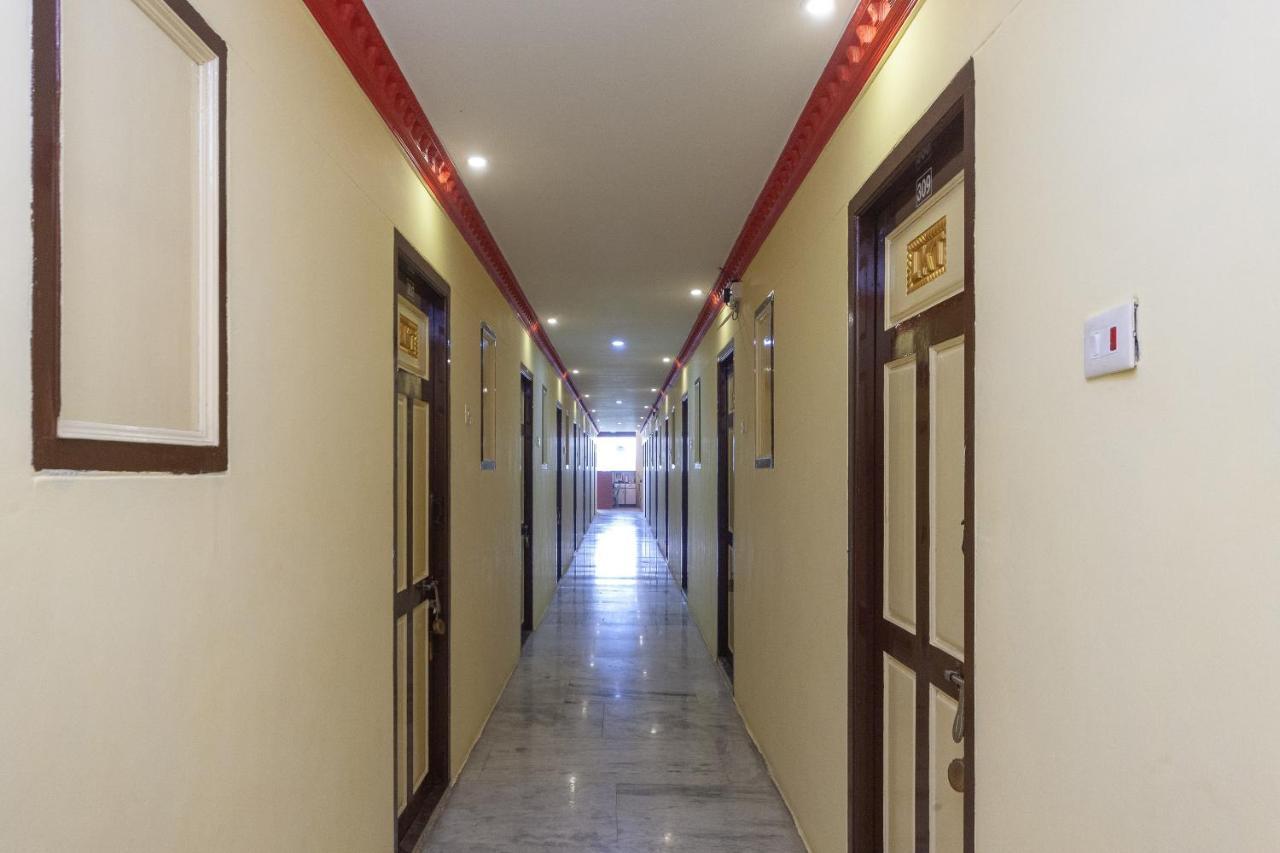Oyo Flagship 24898 Senthur Murugan Residency Tambaram Ngoại thất bức ảnh